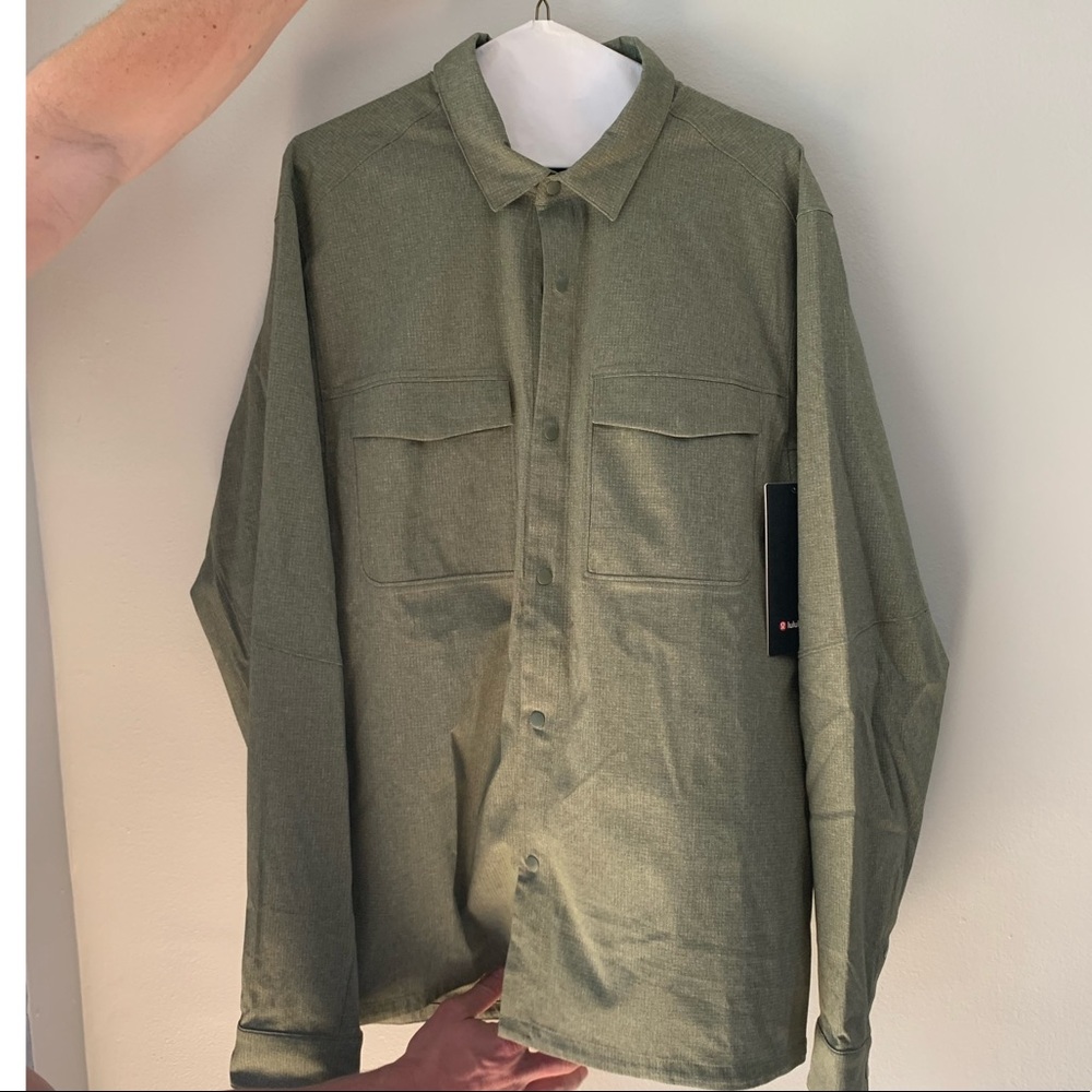 NWT Mens Lululemon Button Down